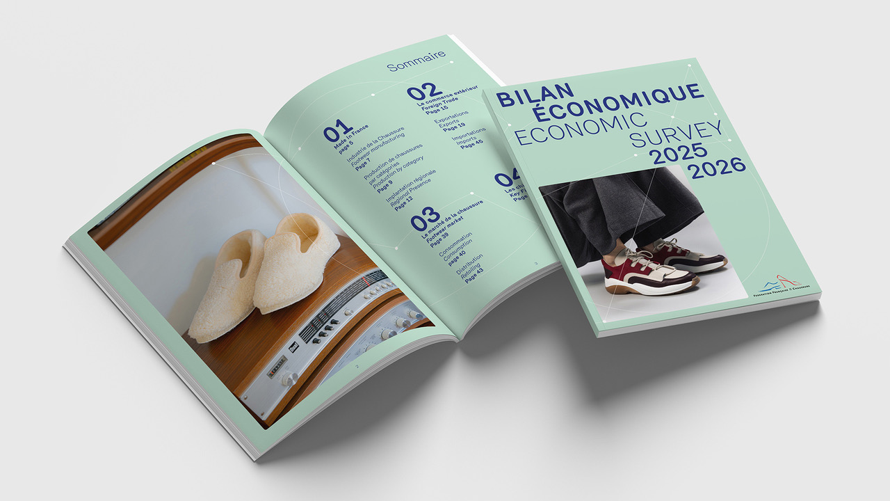 Magazine ouvert sur la double page Sommaire et la couverture du bilan économique 2025-2026.